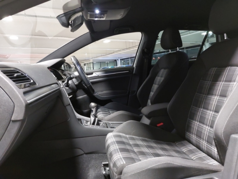 Used Volkswagen Golf 2017 for sale - 76664033: Photo 5