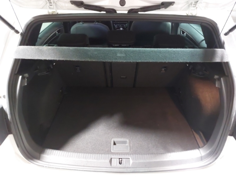 Used Volkswagen Golf 2017 for sale - 76664033: Photo 8