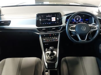 Used Volkswagen T-Roc 2023 for sale - 77664022: Photo