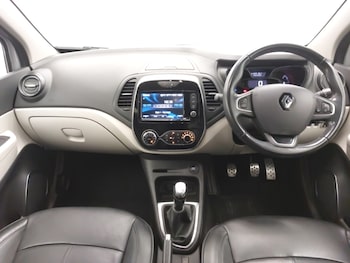 Used Renault Captur 2018 for sale - 77105428: Photo
