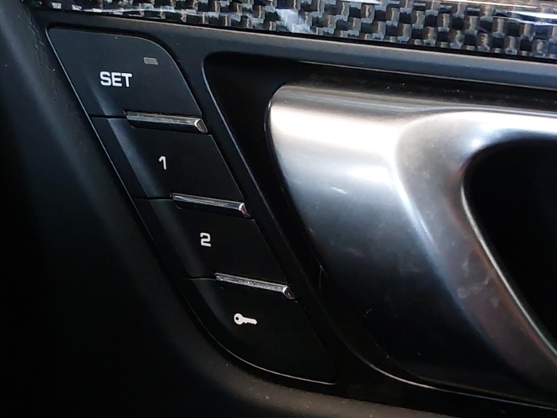 Used Porsche Macan 2023 for sale - 76053521: Photo 18