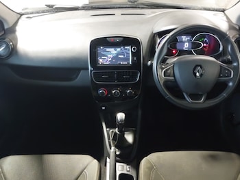 Used Renault Clio 2017 for sale - 76129760: Photo 2