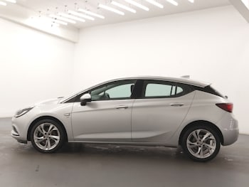 Used Vauxhall Astra 2018 for sale - 76630640: Photo