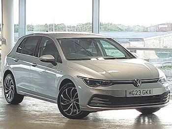 Volkswagen - Golf