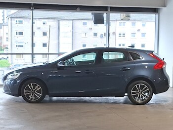 Used Volvo V40 2018 for sale - 78274677: Photo