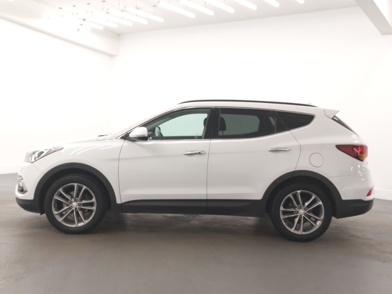 Used Hyundai Santa Fe 2017 for sale - 77385736: Photo 4