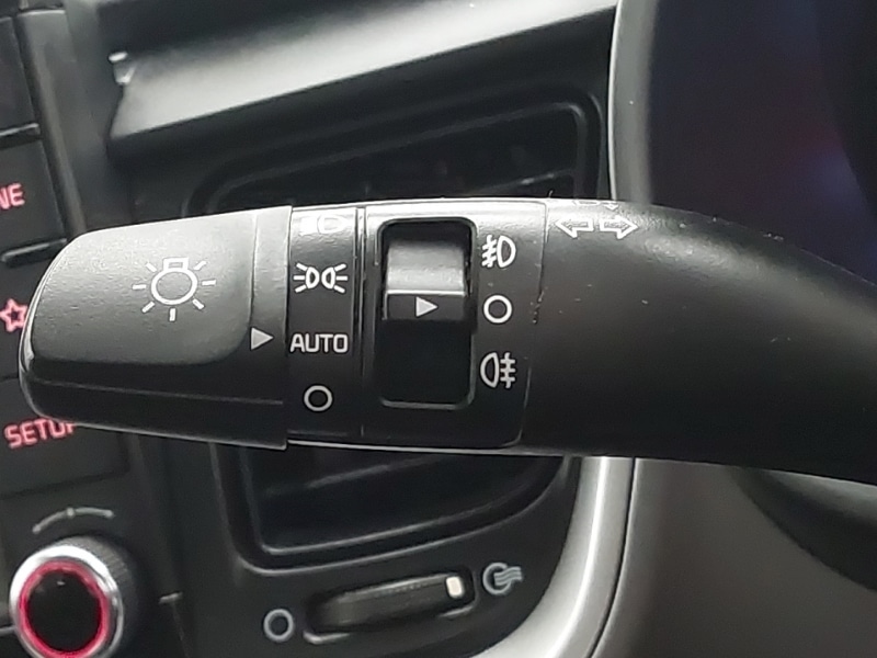 Used Kia Stonic 2018 for sale - 76779634: Photo 15