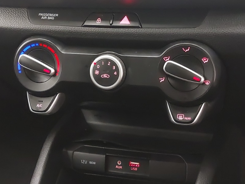 Used Kia Stonic 2018 for sale - 76779634: Photo 16