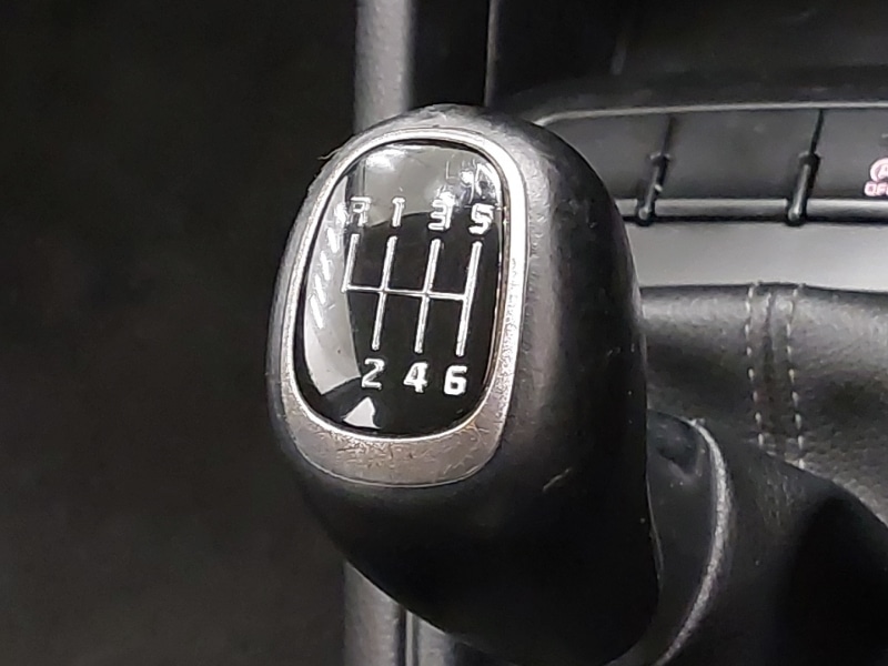 Used Kia Stonic 2018 for sale - 76779634: Photo 17