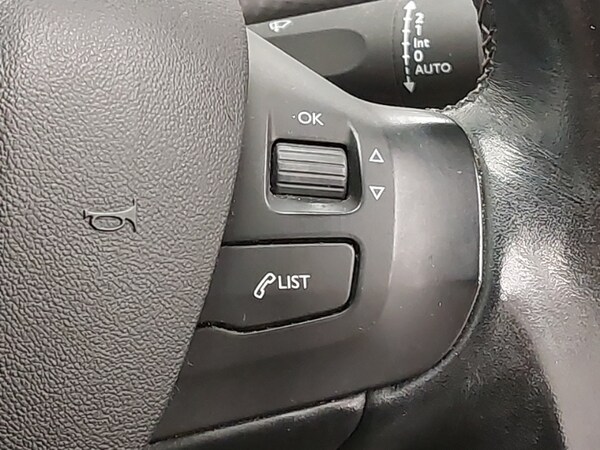 Used Peugeot 2008 2017 for sale - 76233458: Photo 14