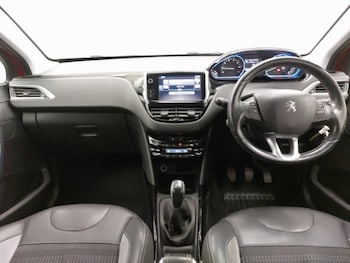 Used Peugeot 2008 2017 for sale - 76233458: Photo