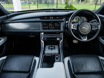 Used Jaguar XF 2017 for sale - 77300025: Photo