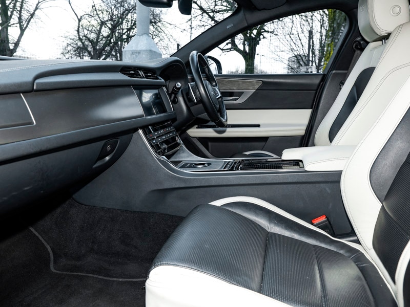 Used Jaguar XF 2017 for sale - 77300025: Photo 5