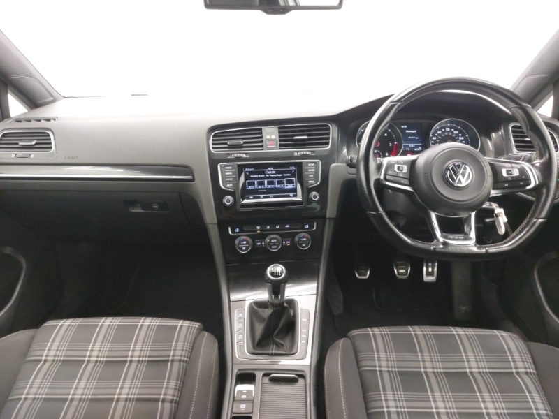 Used Volkswagen Golf 2015 for sale - 76351289: Photo 2