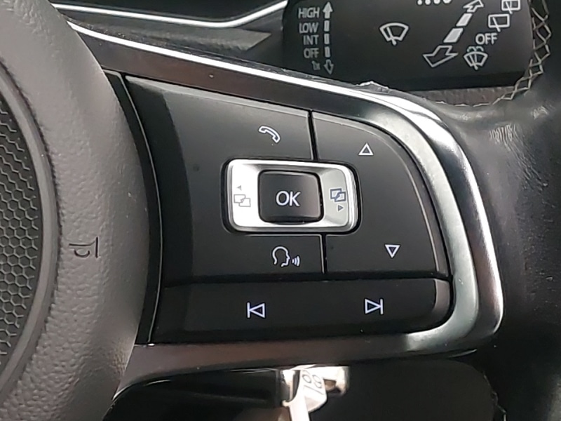 Used Volkswagen T-Roc 2018 for sale - 76401063: Photo 14