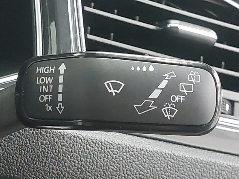 Used Volkswagen T-Roc 2018 for sale - 76401063: Photo 17