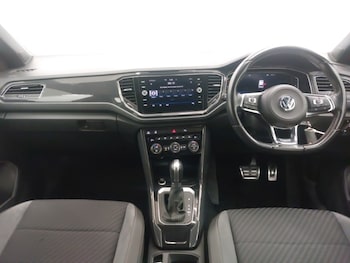 Used Volkswagen T-Roc 2018 for sale - 76401063: Photo