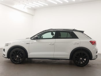 Used Volkswagen T-Roc 2018 for sale - 76401063: Photo