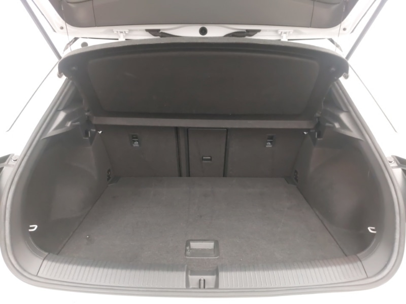 Used Volkswagen T-Roc 2018 for sale - 76401063: Photo 8