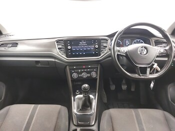 Used Volkswagen T-Roc 2019 for sale - 77585190: Photo