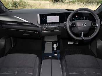 Used Vauxhall Astra 2025 for sale - 76369678: Photo