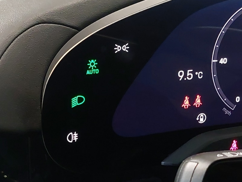 Used Porsche Taycan 2021 for sale - 77790530: Photo 18