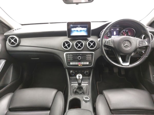 Used Mercedes-Benz GLA 2018 for sale - 76183590: Photo 2