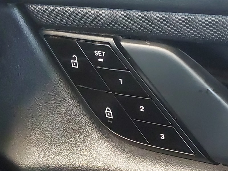 Used Porsche Taycan 2021 for sale - 77922325: Photo 17