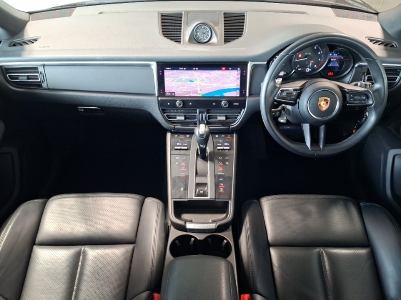 Used Porsche Macan 2023 for sale - 78164120: Photo 2