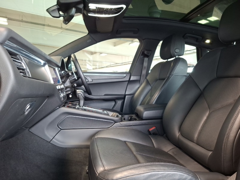 Used Porsche Macan 2023 for sale - 78164120: Photo 5