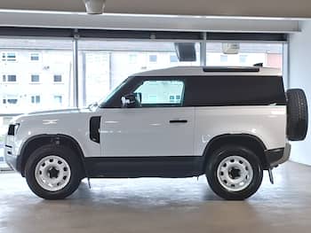 Used Land Rover Defender 2024 for sale - 79707529: Photo