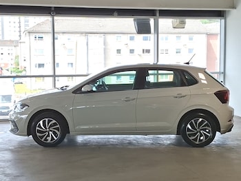 Used Volkswagen Polo 2024 for sale - 78816382: Photo