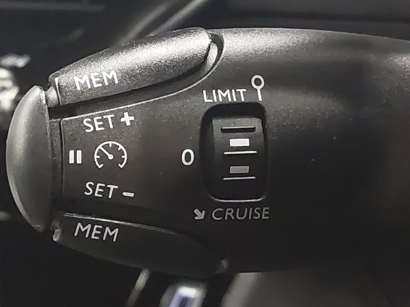 Used Peugeot 2008 2023 for sale - 77922331: Photo 15