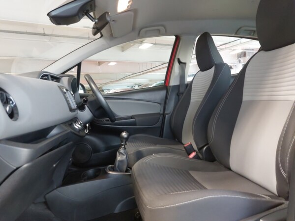 Used Toyota Yaris 2018 for sale - 76282127: Photo 5