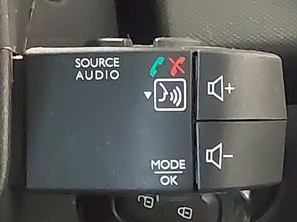 Used Dacia Sandero Stepway 2019 for sale - 76233495: Photo 10