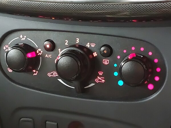 Used Dacia Sandero Stepway 2019 for sale - 76233495: Photo 13