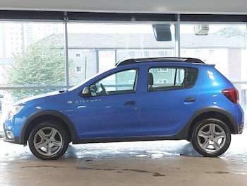Used Dacia Sandero Stepway 2019 for sale - 76233495: Photo 4