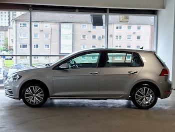 Used Volkswagen Golf 2017 for sale - 78808465: Photo