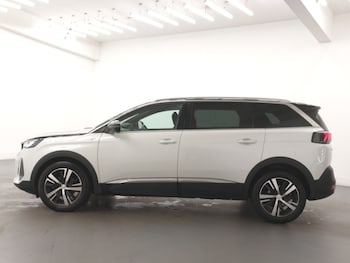 Used Peugeot 5008 2023 for sale - 76543509: Photo