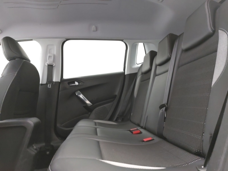 Used Peugeot 2008 2018 for sale - 76556333: Photo 6