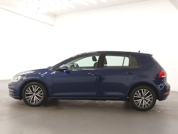 Used Volkswagen Golf 2018 for sale - 76450929: Photo