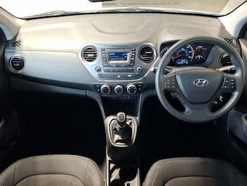 Used Hyundai i10 2017 for sale - 78298161: Photo