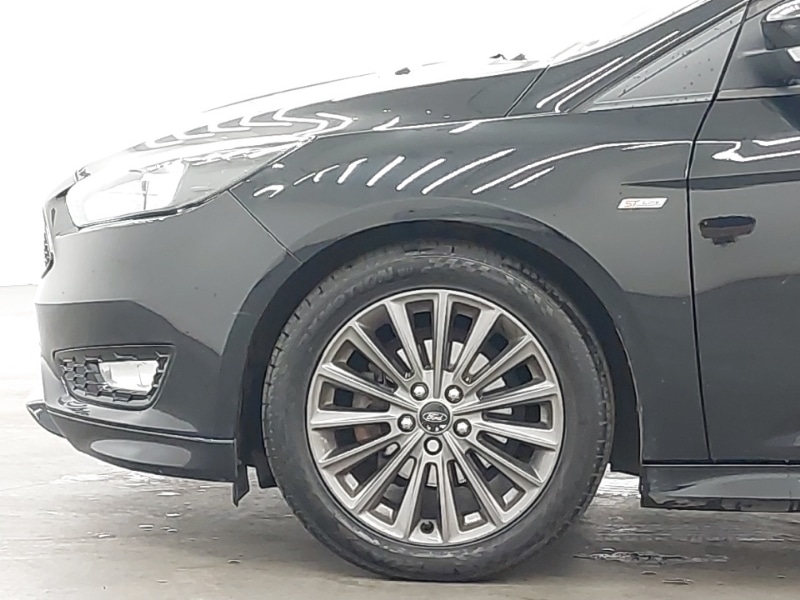 Used Ford Focus 2017 for sale - 76393168: Photo 12