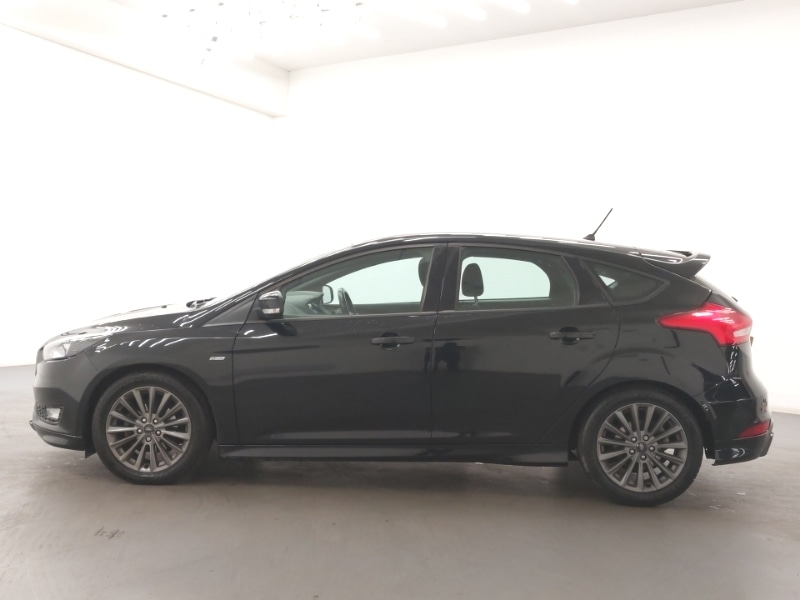 Used Ford Focus 2017 for sale - 76393168: Photo 4