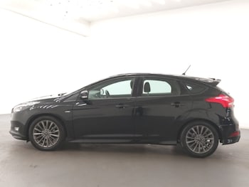 Used Ford Focus 2017 for sale - 76393168: Photo