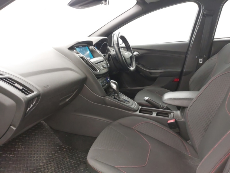 Used Ford Focus 2017 for sale - 76393168: Photo 5