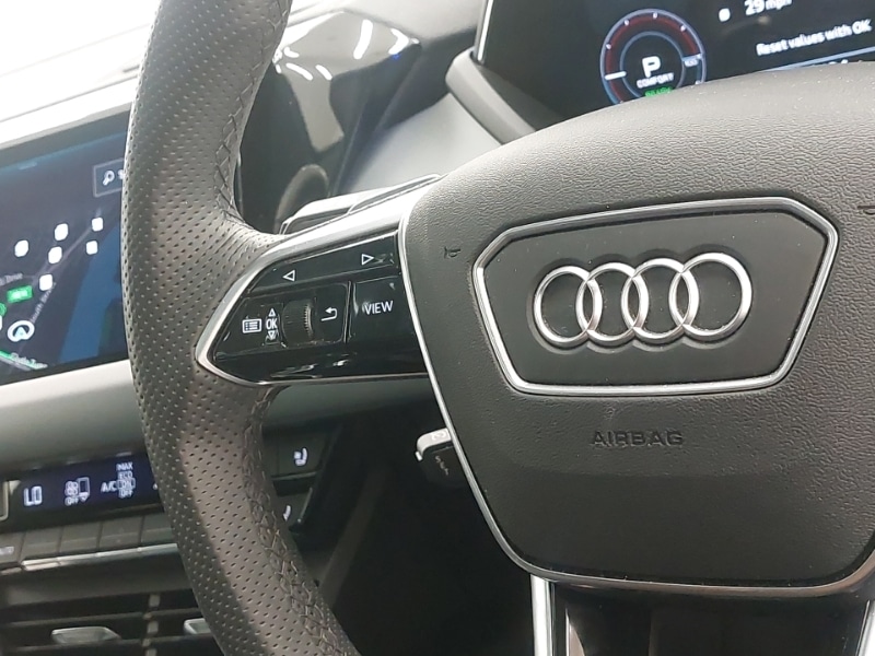 Used Audi e-tron GT 2023 for sale - 76365702: Photo 11