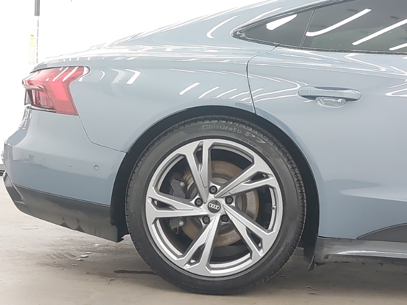 Used Audi e-tron GT 2023 for sale - 76365702: Photo 12