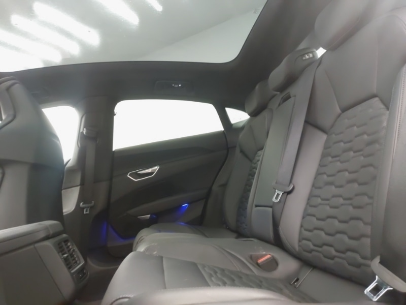 Used Audi e-tron GT 2023 for sale - 76365702: Photo 6