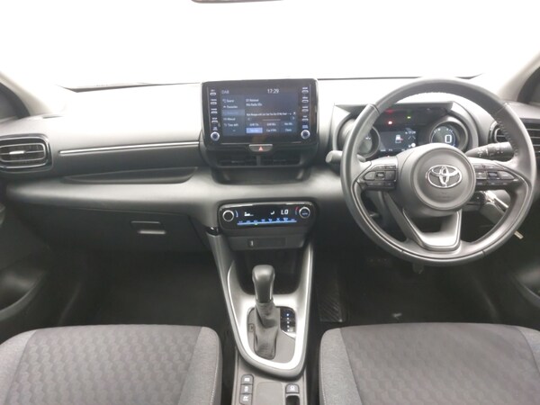 Used Toyota Yaris 2022 for sale - 76271952: Photo 2